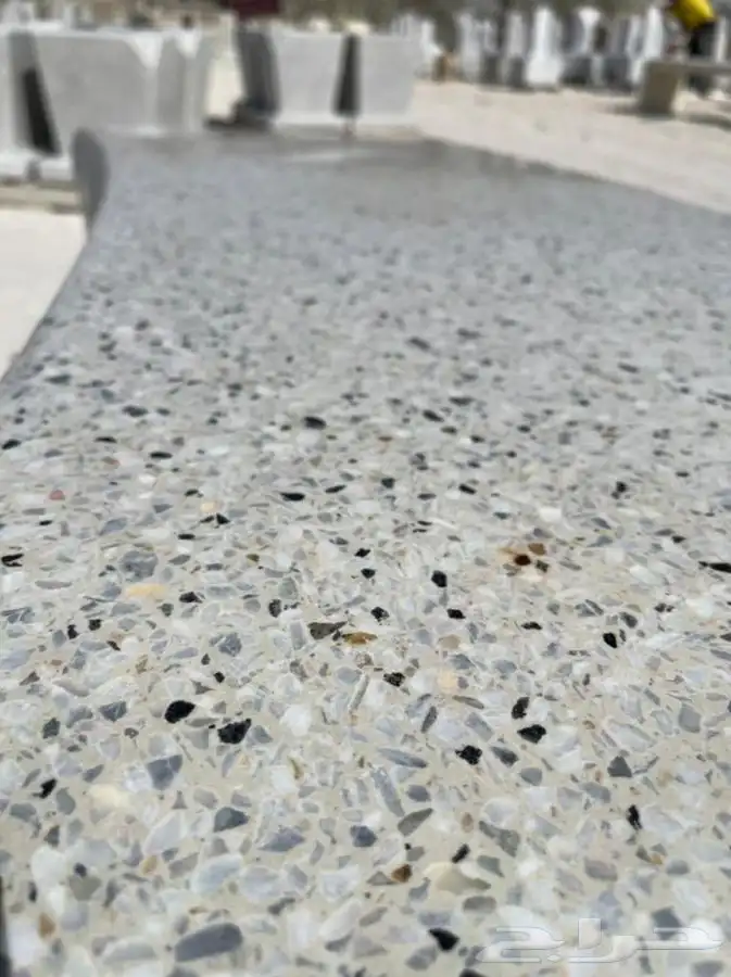 اعمده ديكوريه المنيوم حسب الشكل وحسب الامتار 90