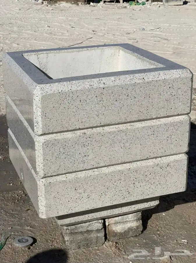 اعمده ديكوريه المنيوم حسب الشكل وحسب الامتار 75