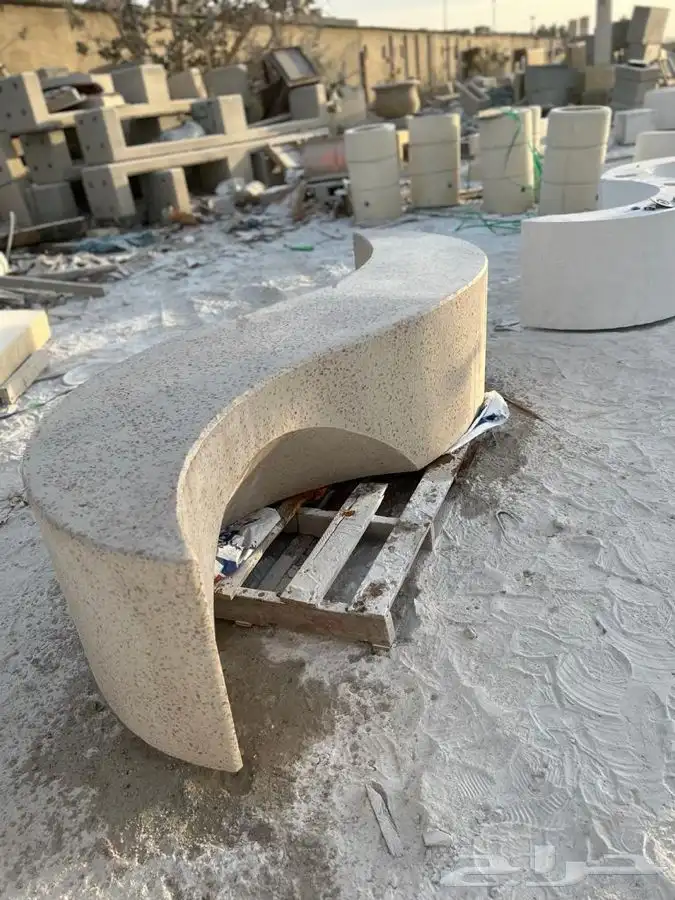 اعمده ديكوريه المنيوم حسب الشكل وحسب الامتار 81