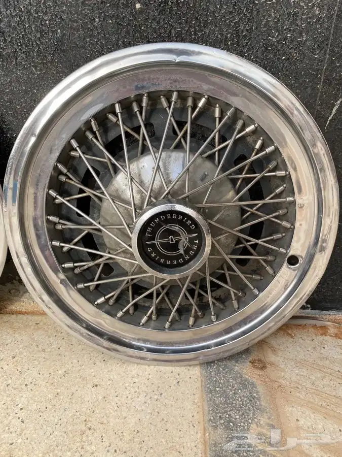 طيس وقطع سيارات كلاسيكية 3