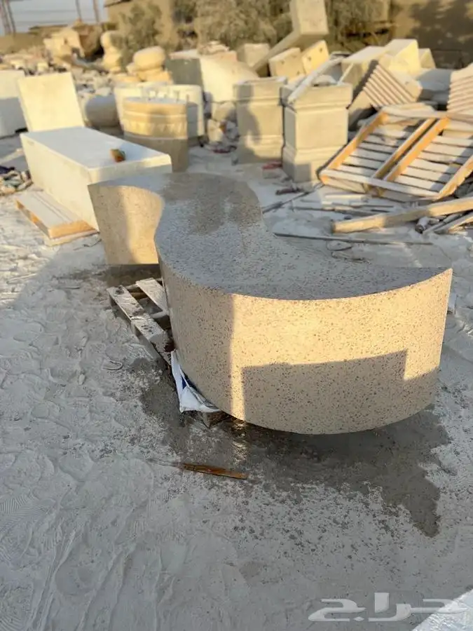 اعمده ديكوريه المنيوم حسب الشكل وحسب الامتار 80