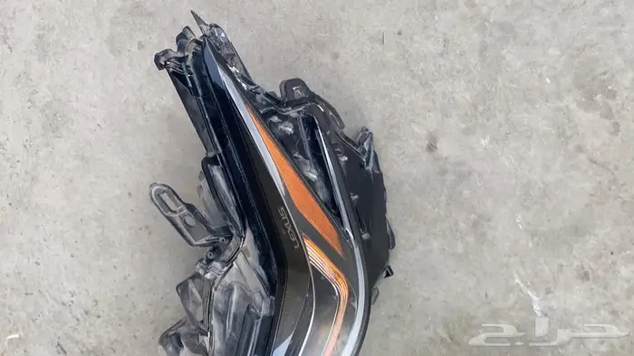 للبيع شمعات لكزس ES 10