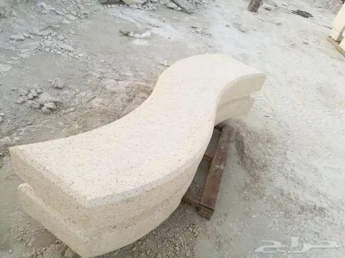 اعمده ديكوريه المنيوم حسب الشكل وحسب الامتار 85