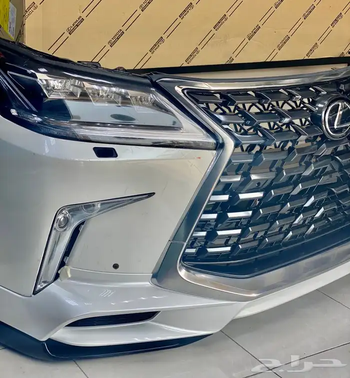 واجهة لكزس 570 LX من 2016 الى 2021 0