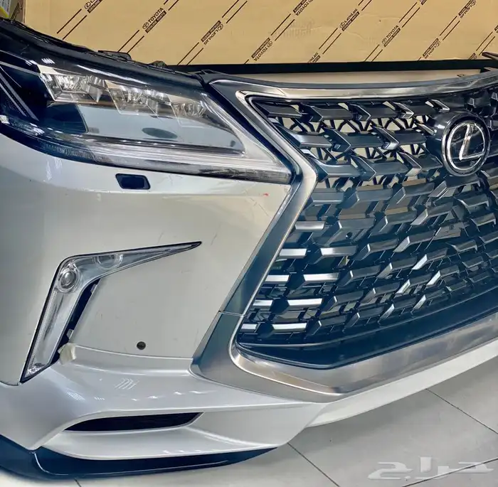 واجهة لكزس 570 LX من 2016 الى 2021 1