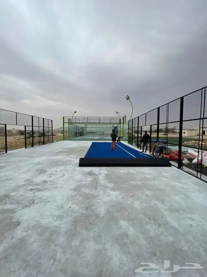 ملاعب بادل ترضي. الجميع 15