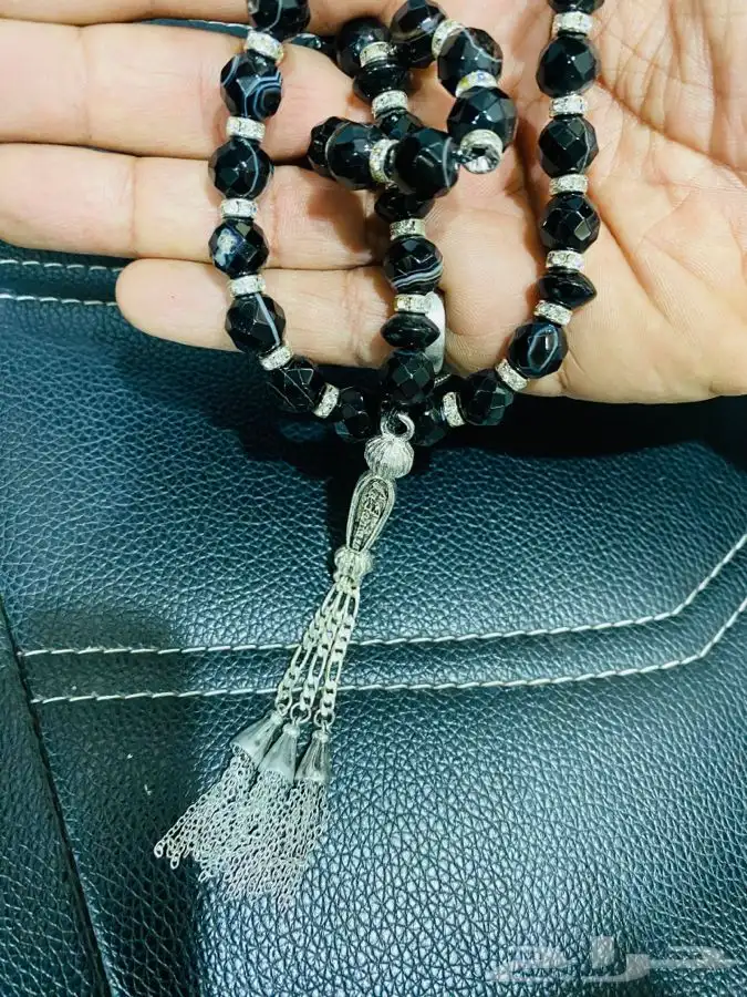 سبحه فاخرة كريستال أسود بشراب طربزونة وفواصل زركون 2