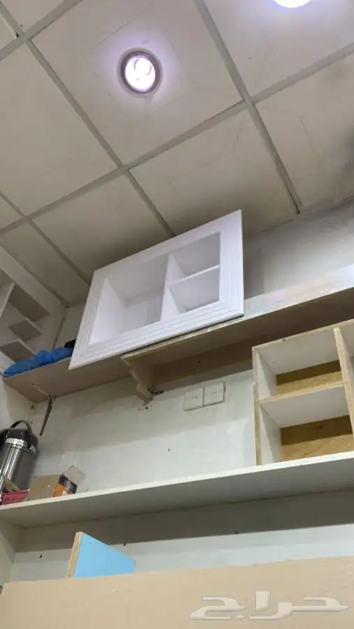 ديكور بديل المكيف الشباك خشب 18 ملي مرشوش ناري او زيتي على 6