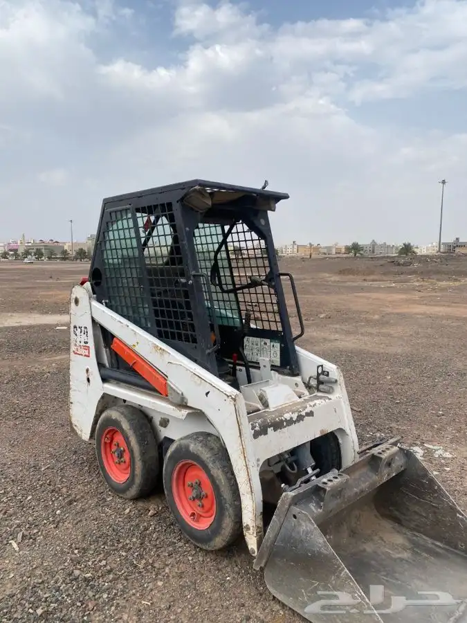  بوبكات صغير واحد متر الإيجار فقط 1