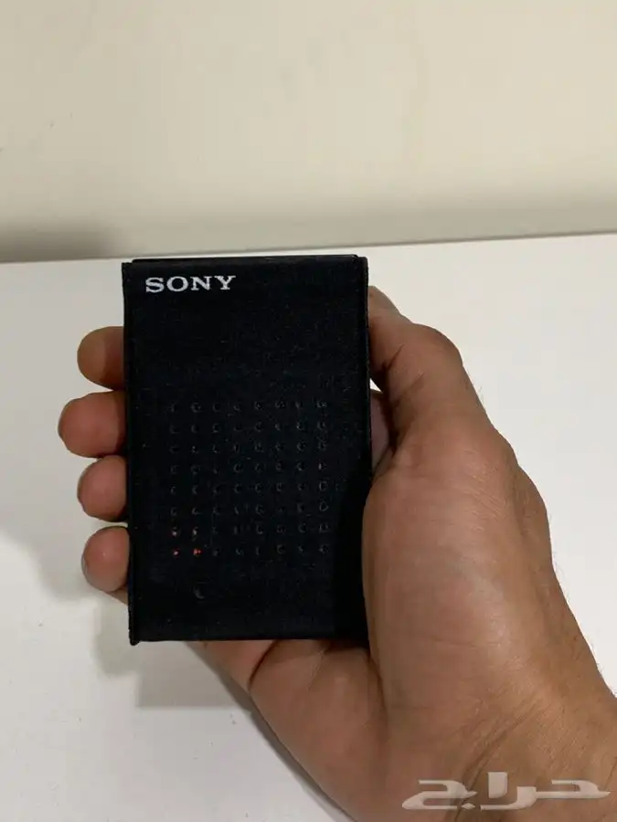 راديو سوني s11w الصغير والنادر (مخزن) 1983 9