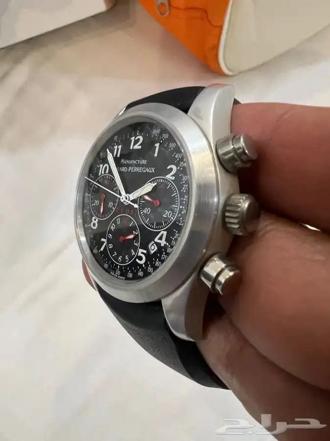ساعة جيرارد باراقوس Gerard pereggaux 1