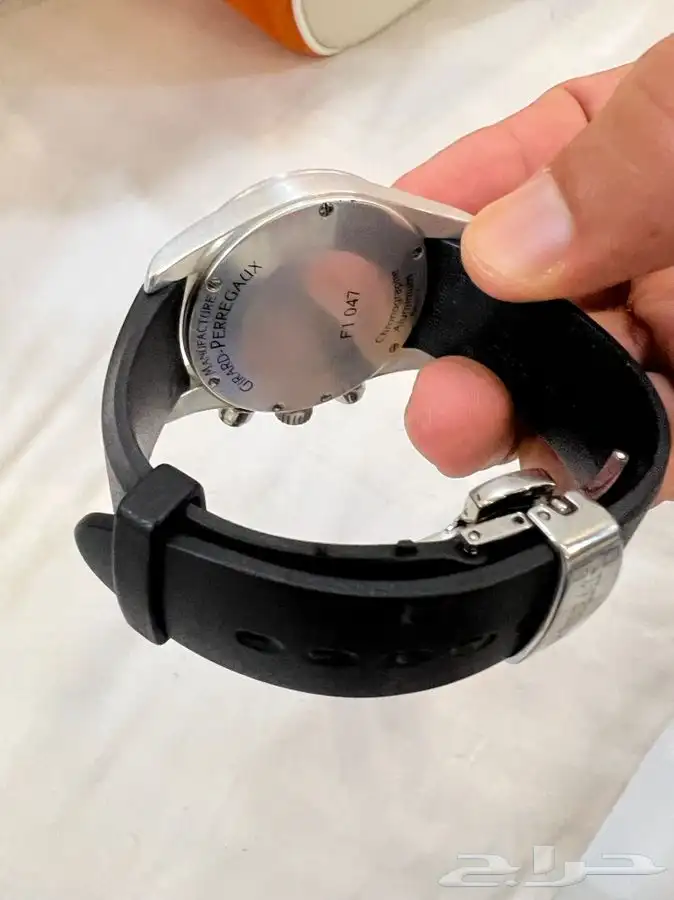 ساعة جيرارد باراقوس Gerard pereggaux 4