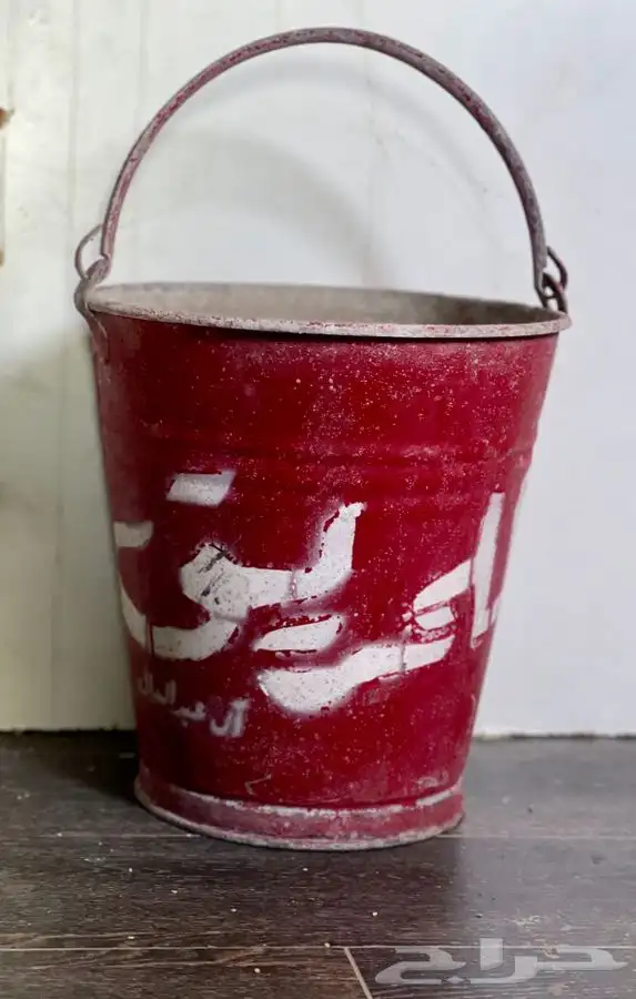 للبيع سطل حريق أو دلو النار   نوع قديم جدا 0