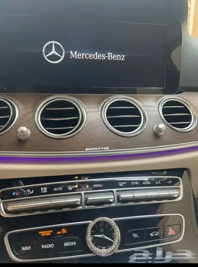 للبيع شاشة مرسيدس بنز E300 2