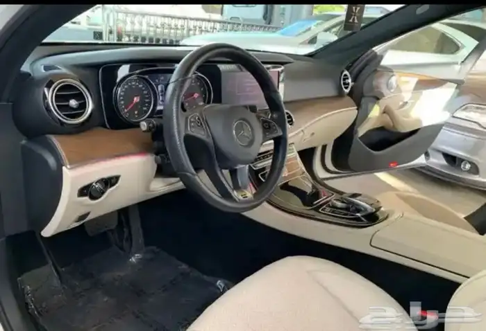 للبيع شاشة مرسيدس بنز E300 5