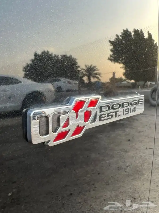 تشارجر R T اصدار 100 عام 10