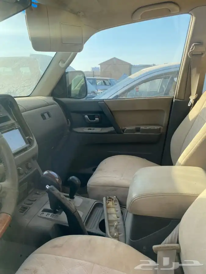 قطع غيار تشليح متسوبيشي باجيرو 2005 16