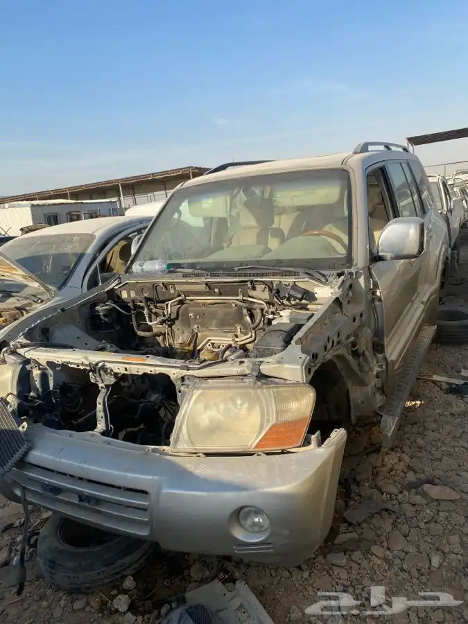 قطع غيار تشليح متسوبيشي باجيرو 2005 10