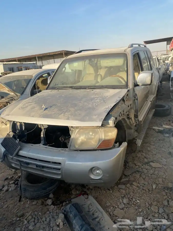 قطع غيار تشليح متسوبيشي باجيرو 2005 9