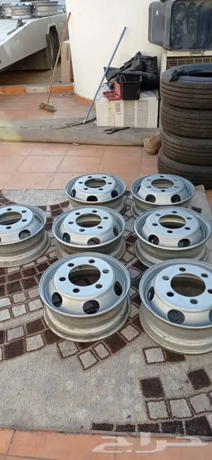 جنوط كروم دينا17.5 وتريلات 22.5 ويوجد تلميع جنوط ب انواعها 11
