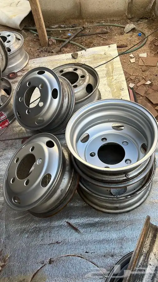 جنوط كروم دينا17.5 وتريلات 22.5 ويوجد تلميع جنوط ب انواعها 9