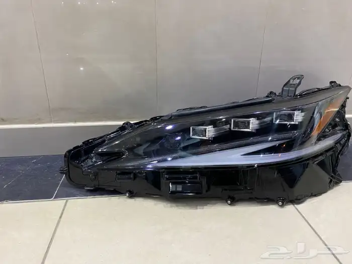 شمعة لكزس ESموديل 2023 يسار 1