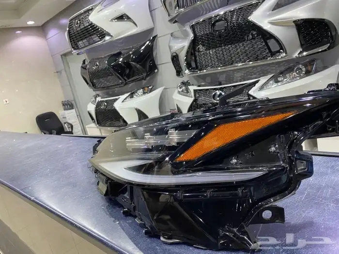 شمعة لكزس ESموديل 2023 يسار 5