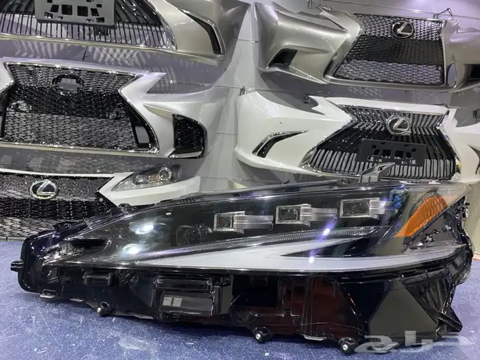 شمعة لكزس ESموديل 2023 يسار 2