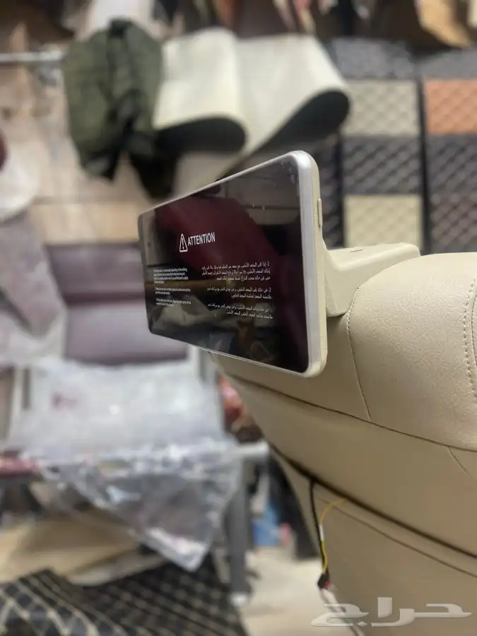 شاشات مراتب خلفيه جيب لاند اكروزر 2022 شكل الوكاله 0