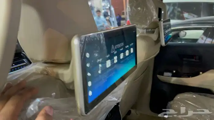 شاشات مراتب خلفيه جيب لاند اكروزر 2022 شكل الوكاله 1