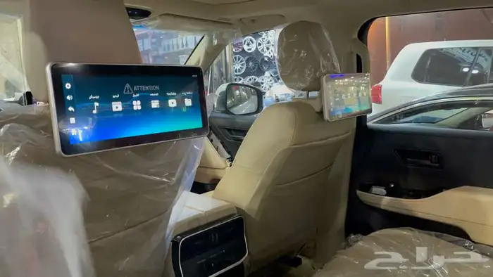 شاشات مراتب خلفيه جيب لاند اكروزر 2022 شكل الوكاله 3