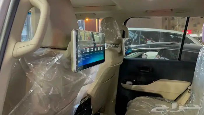 شاشات مراتب خلفيه جيب لاند اكروزر 2022 شكل الوكاله 2