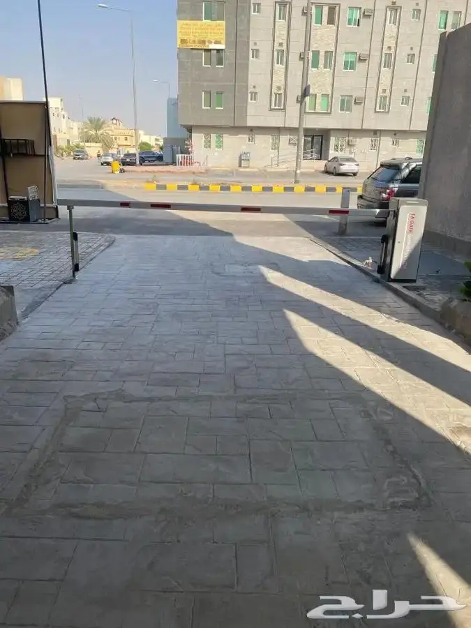 بوابة مواقف مع نظام LPR ونظام التذاكر 0