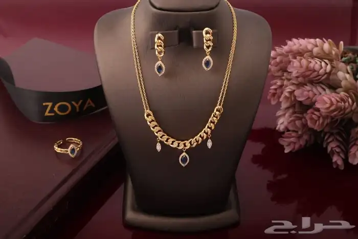طقم نسائي زركون ذهبي 10