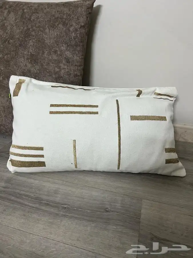 مخدة ديكور من هوم سنتر 0