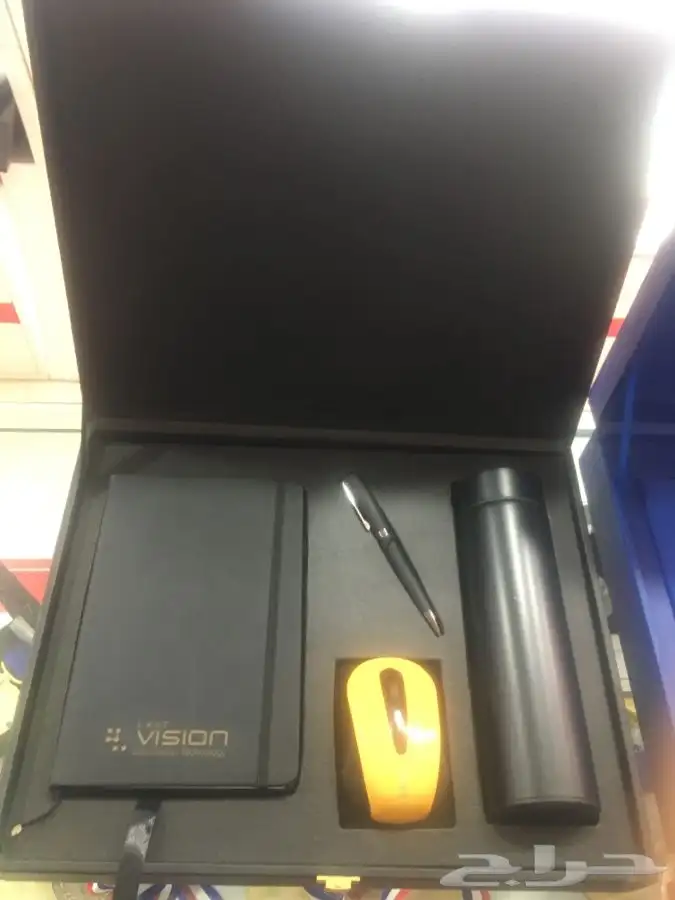 علب بوكسات هرد كفر طباعة شعار تصميم هدايا موظفين 5