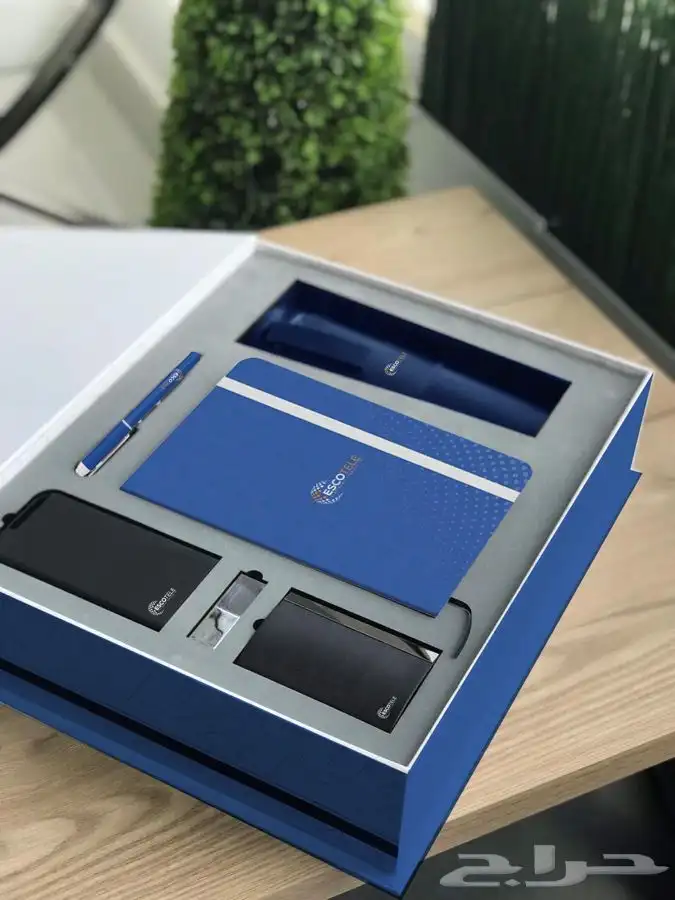 علب بوكسات هرد كفر طباعة شعار تصميم هدايا موظفين 4