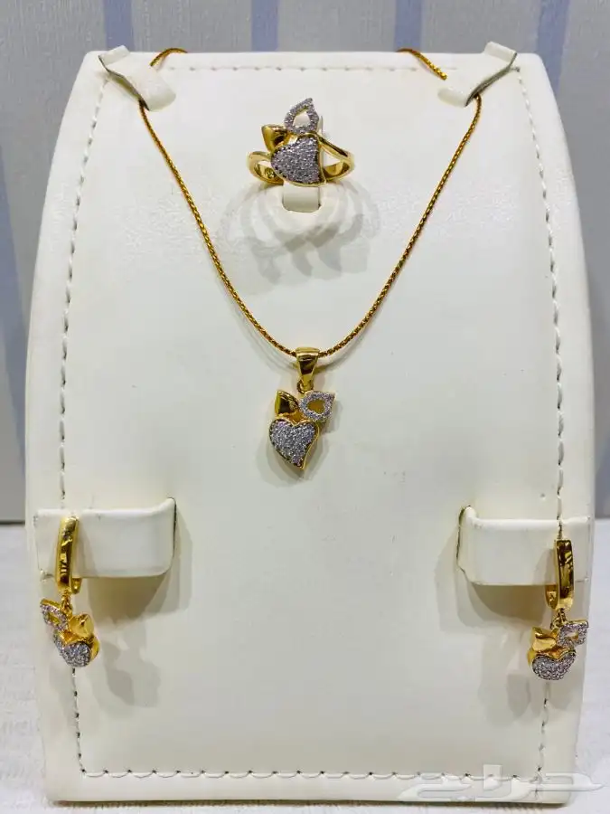 طقم فضه ناعم عيار 925 مطلي ذهب بفصوص زركون 0