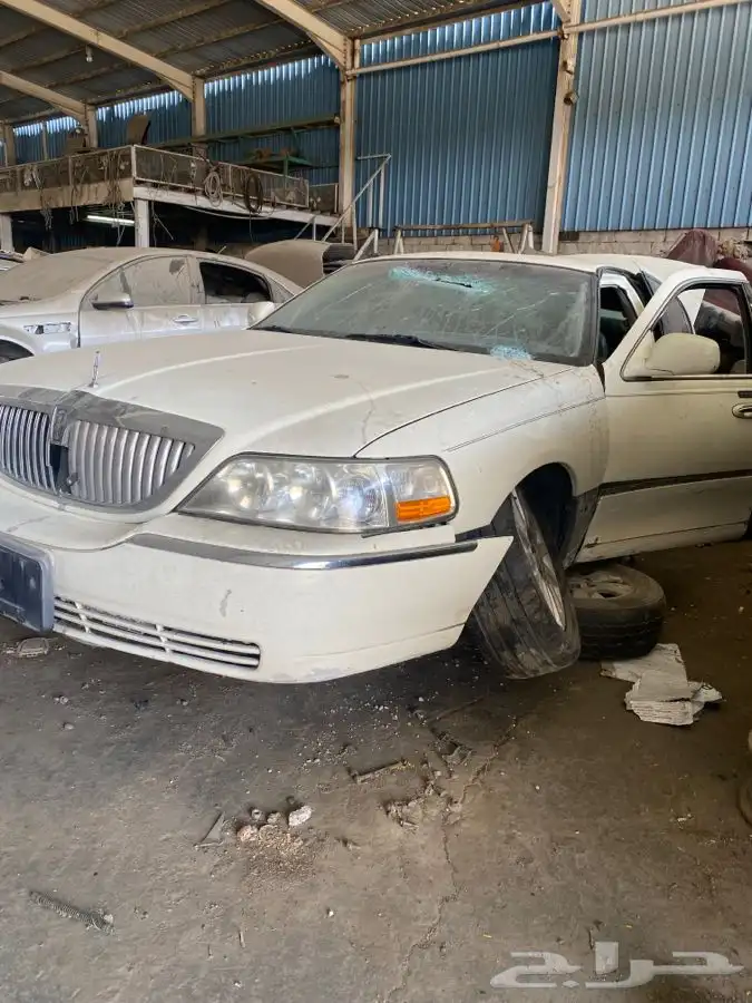 تاونكار مصدوم للبيع قطع فقط 1