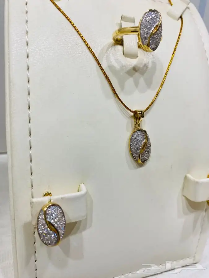 طقم فضه ناعم عيار 925 مطلي ذهب بفصوص زركون 7