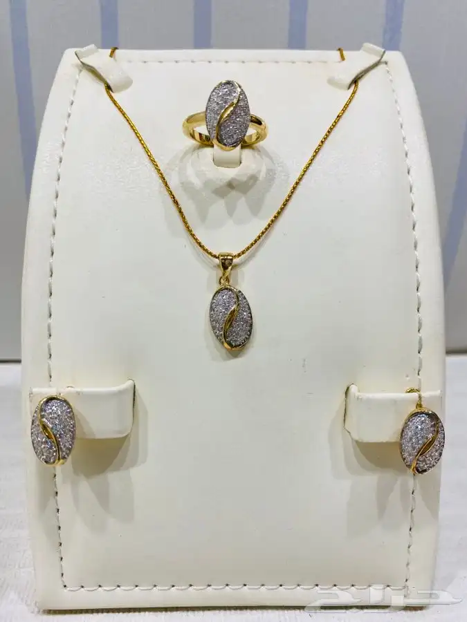 طقم فضه ناعم عيار 925 مطلي ذهب بفصوص زركون 1