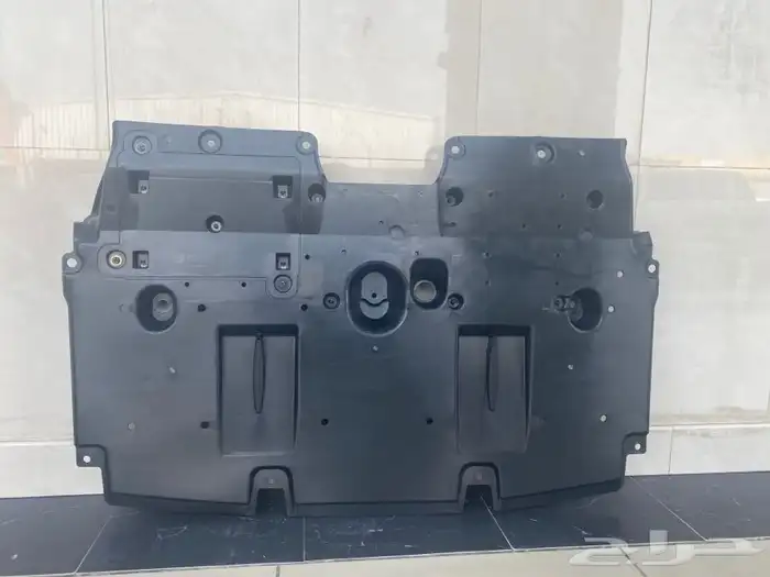 بطانة مكينه لكزس is موديل 2014-2016 ابو عازل 1