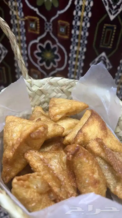 سمبوسه مقرمشه فيه مفرزن وفيه جاهز للاكل 15