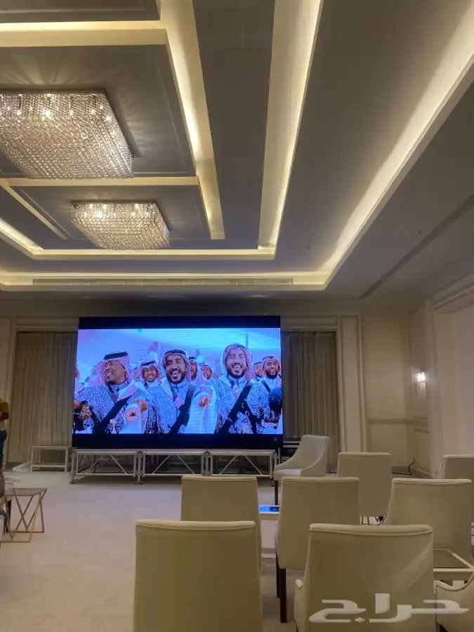 شاشات عملاقة و صوتيات 5