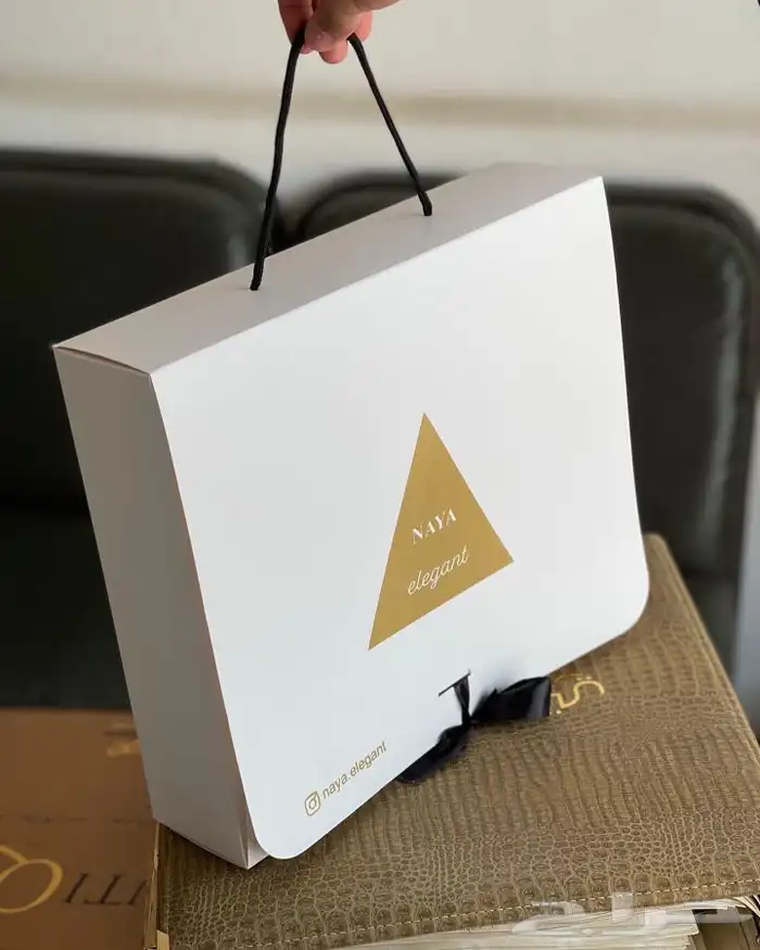 طباعة بوكسات عبايات ورق تغليف استكر كروت بزنس كراتين ليبل 3