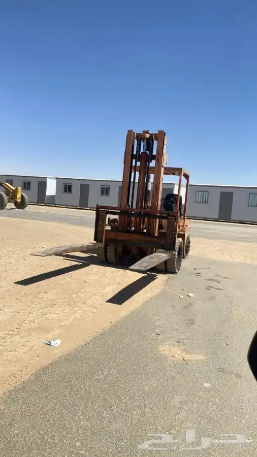 فوركلفت رافعات للإيجار اليومي الشهري 2