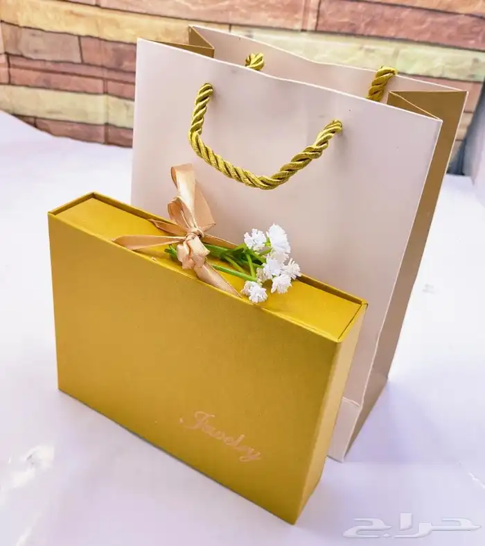 هدايا رجاليه .ملابس رجاليه مع شوزات 25