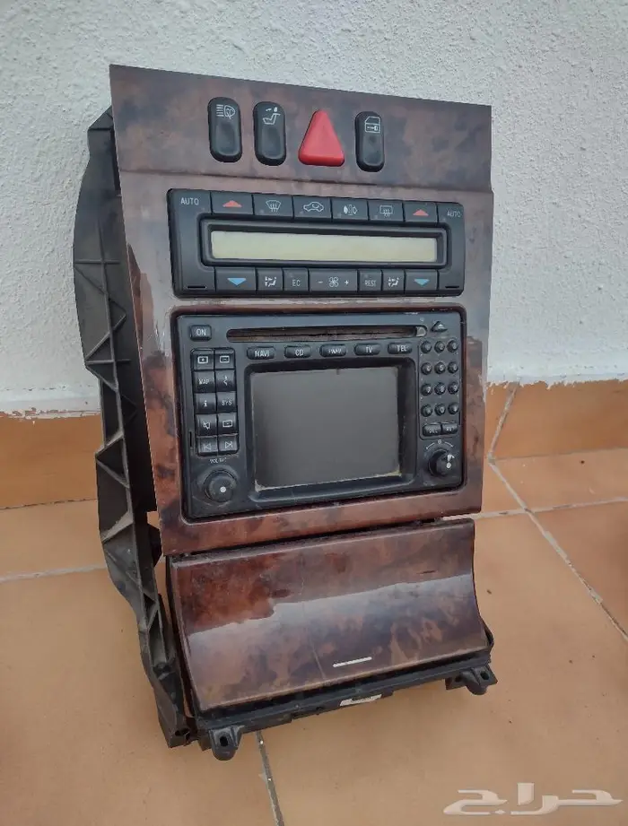 قطع مرسيدس ابو عيون E 24