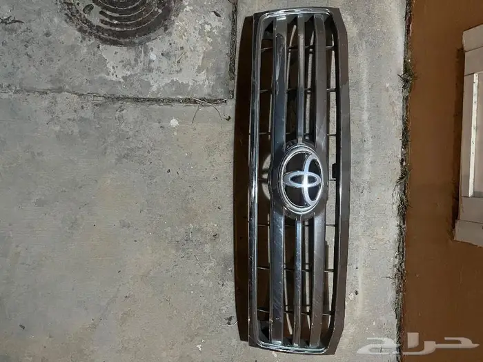 للبيع قطع غيار تويوتا لاندكروزر موديل 2007 7