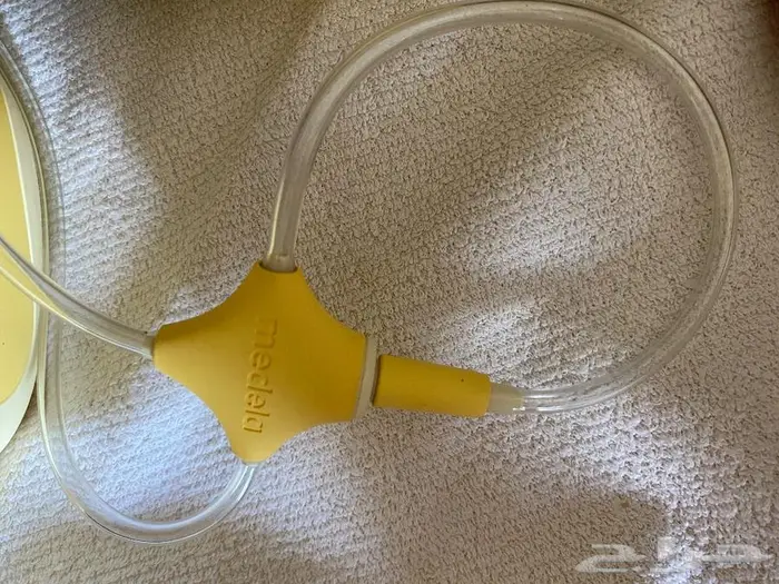 شفاط حليب medela ميديلا 300 ريال مضخة كهربائيه جديده 2